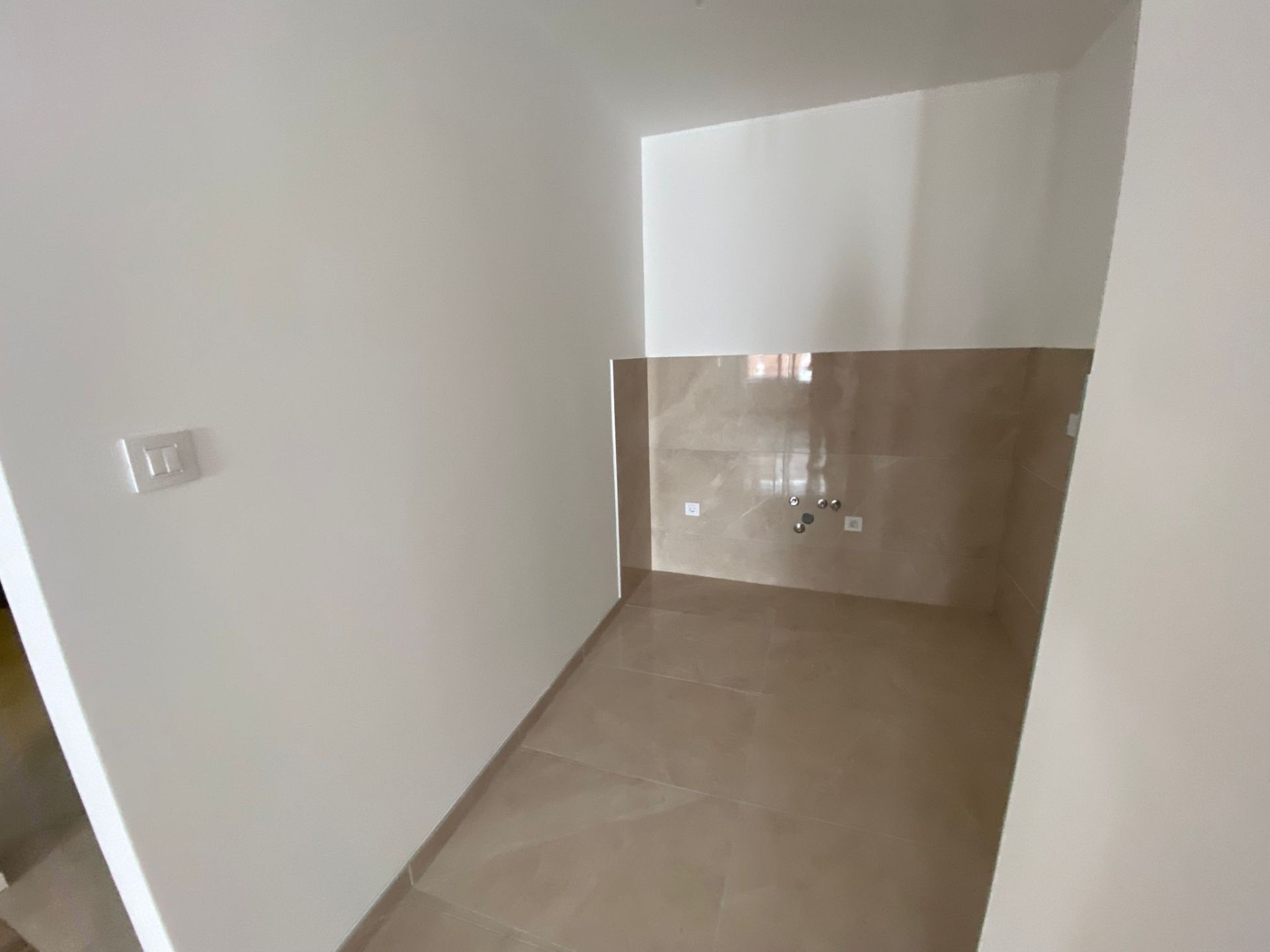 Nov, dvosoban stan, preko puta Delte prodaja stan Banja Luka - 4