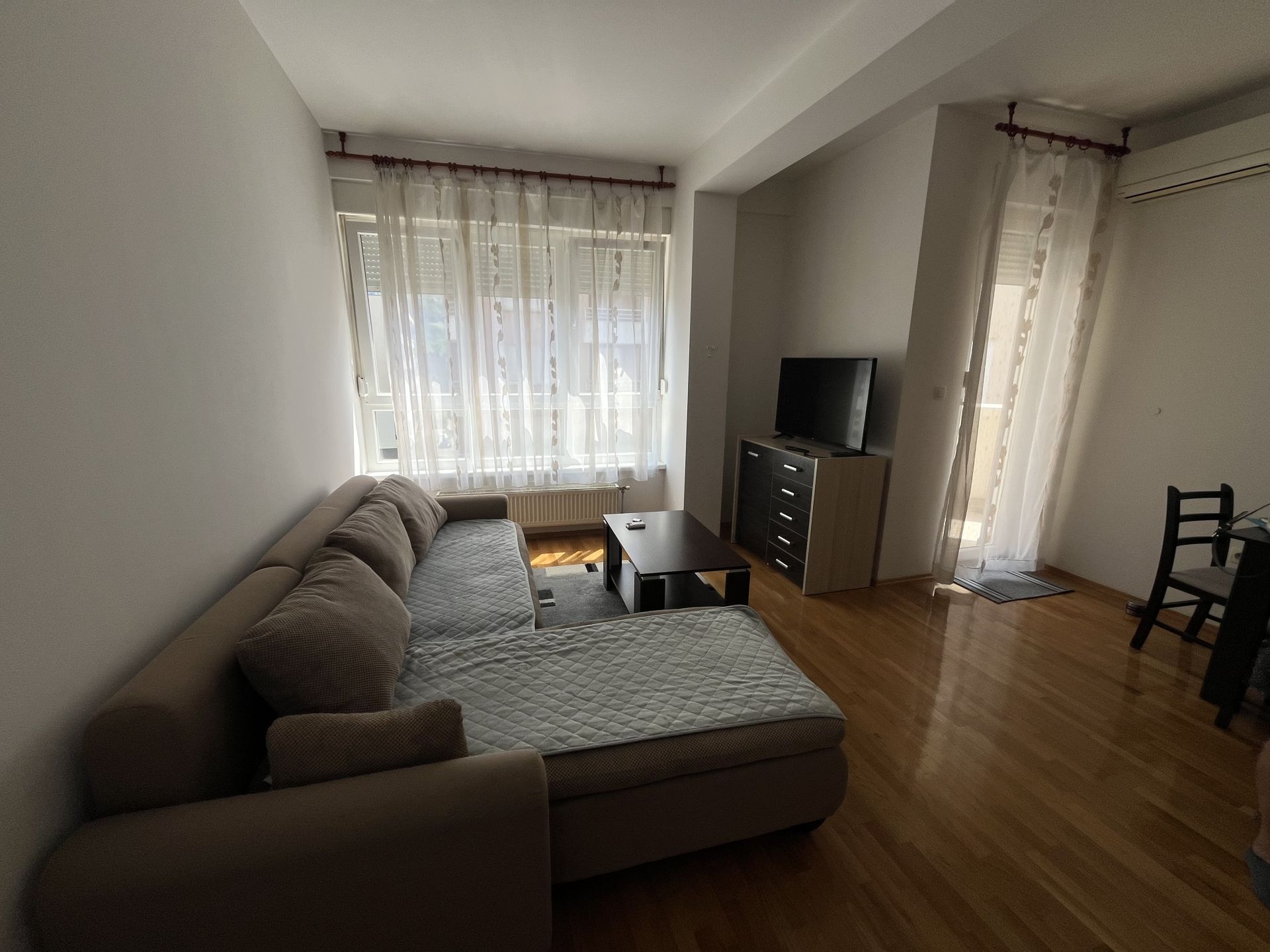 Dvosoban stan u Jevrejskoj ulici, Idealna gradska lokacija najam stan Banja Luka - 3