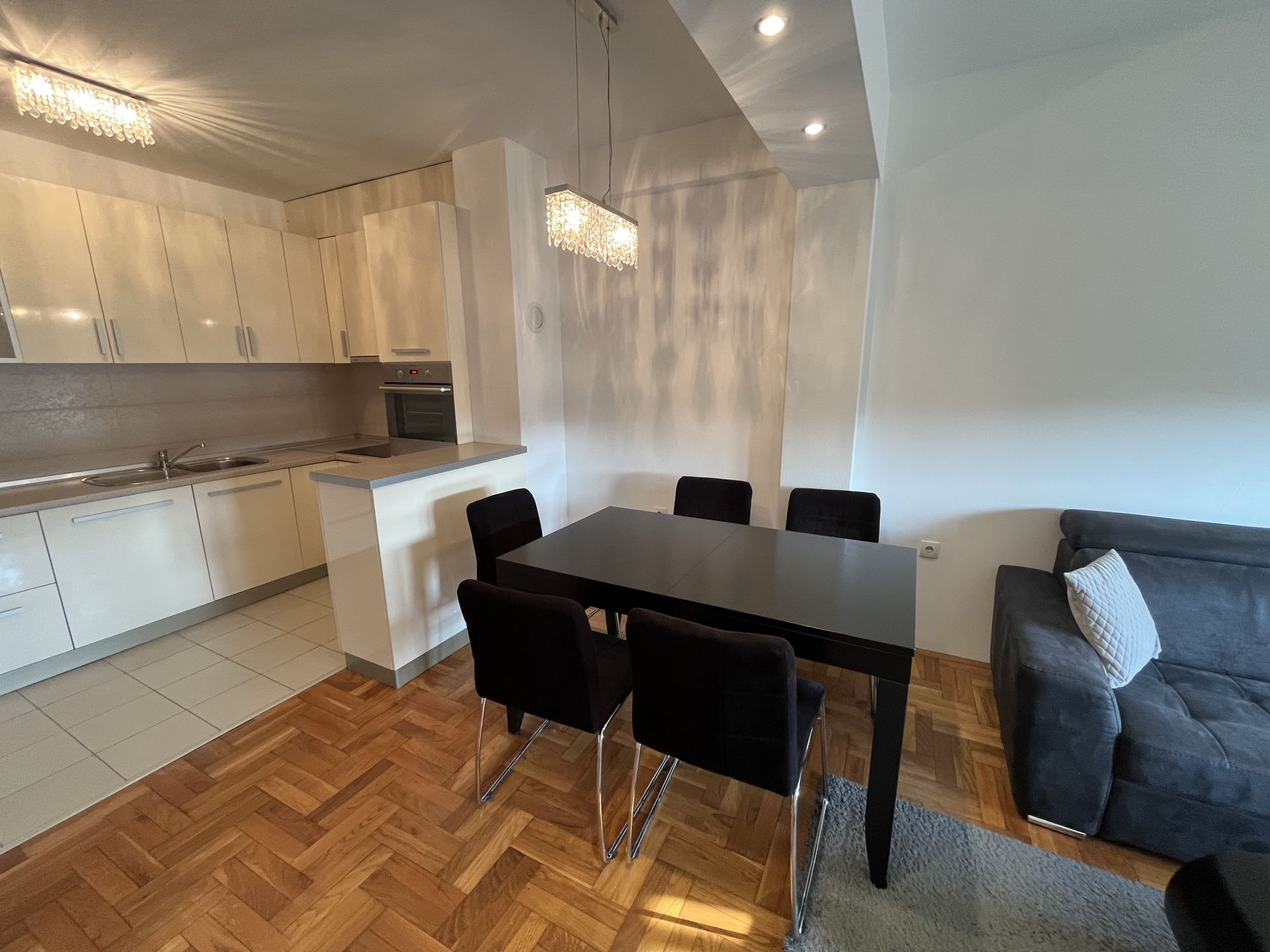 Trosoban stan, Bulevar vojvode Stepe Stepanovića, 64m2 najam stan Banja Luka - 4