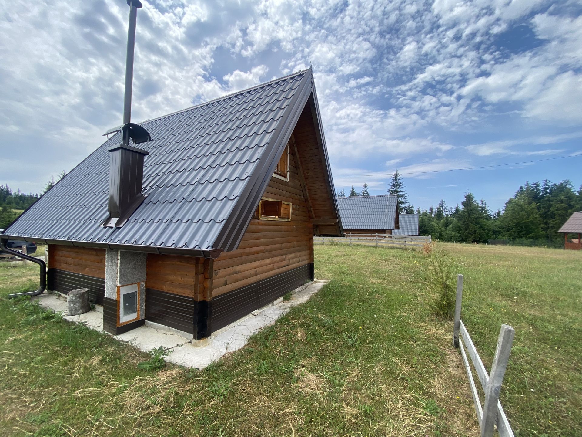 Na prodaju vikendica u Kneževu, u blizini ski centra prodaja vikendica Banja Luka - 2