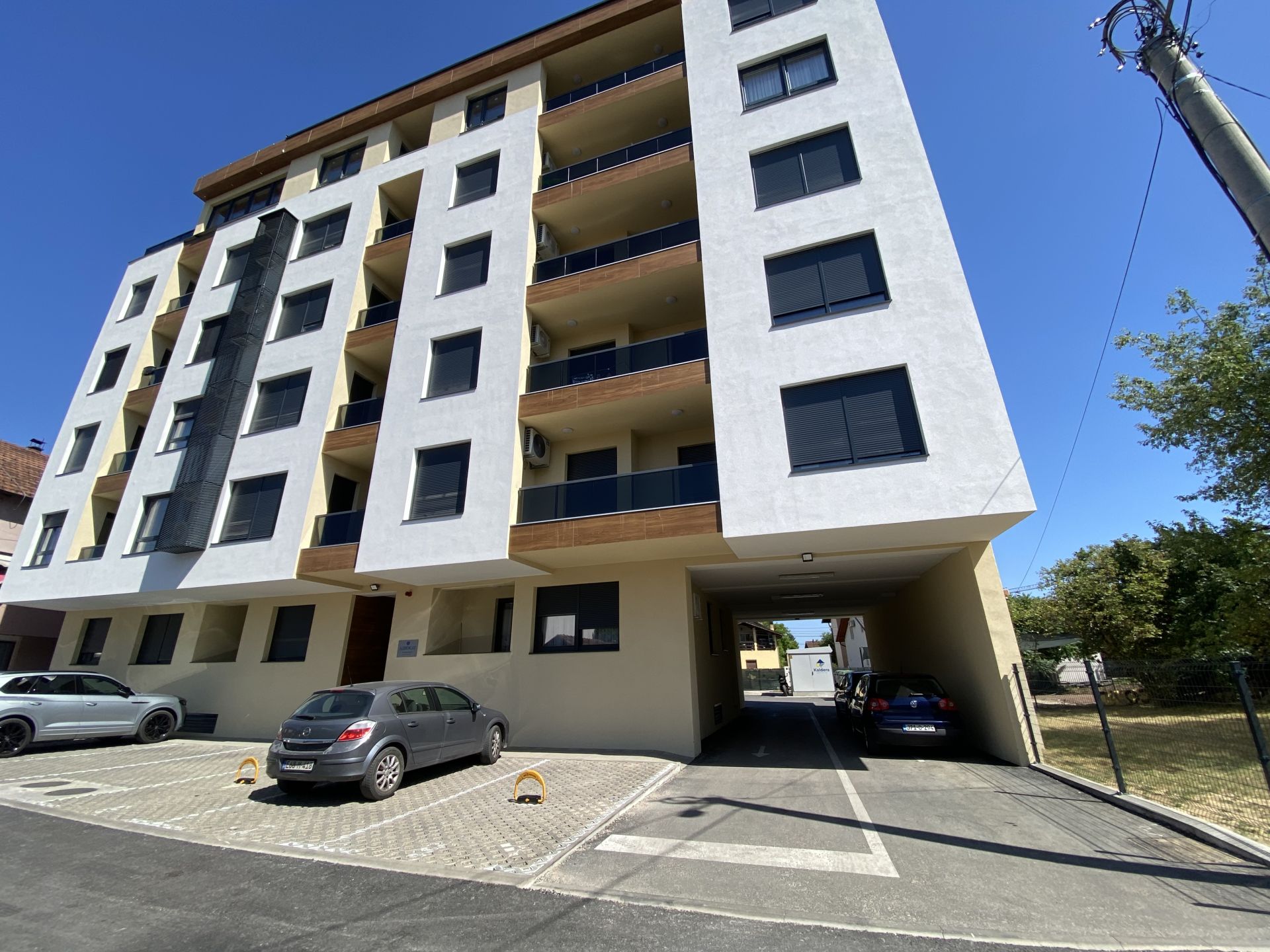 Dvosoban stan sa parking mjestom, 44m2