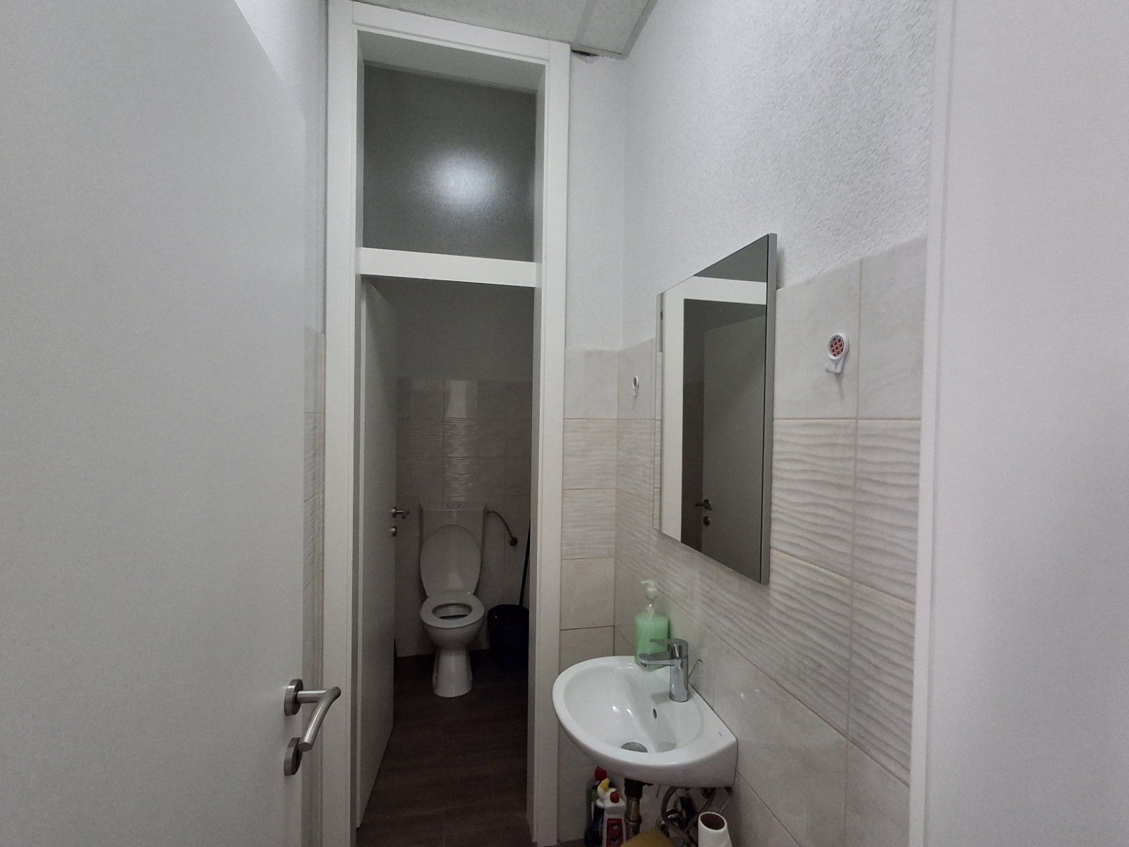 Poslovni prostor na extra lokaciji, 25 KM/m2 najam poslovni prostor Banja Luka - 13