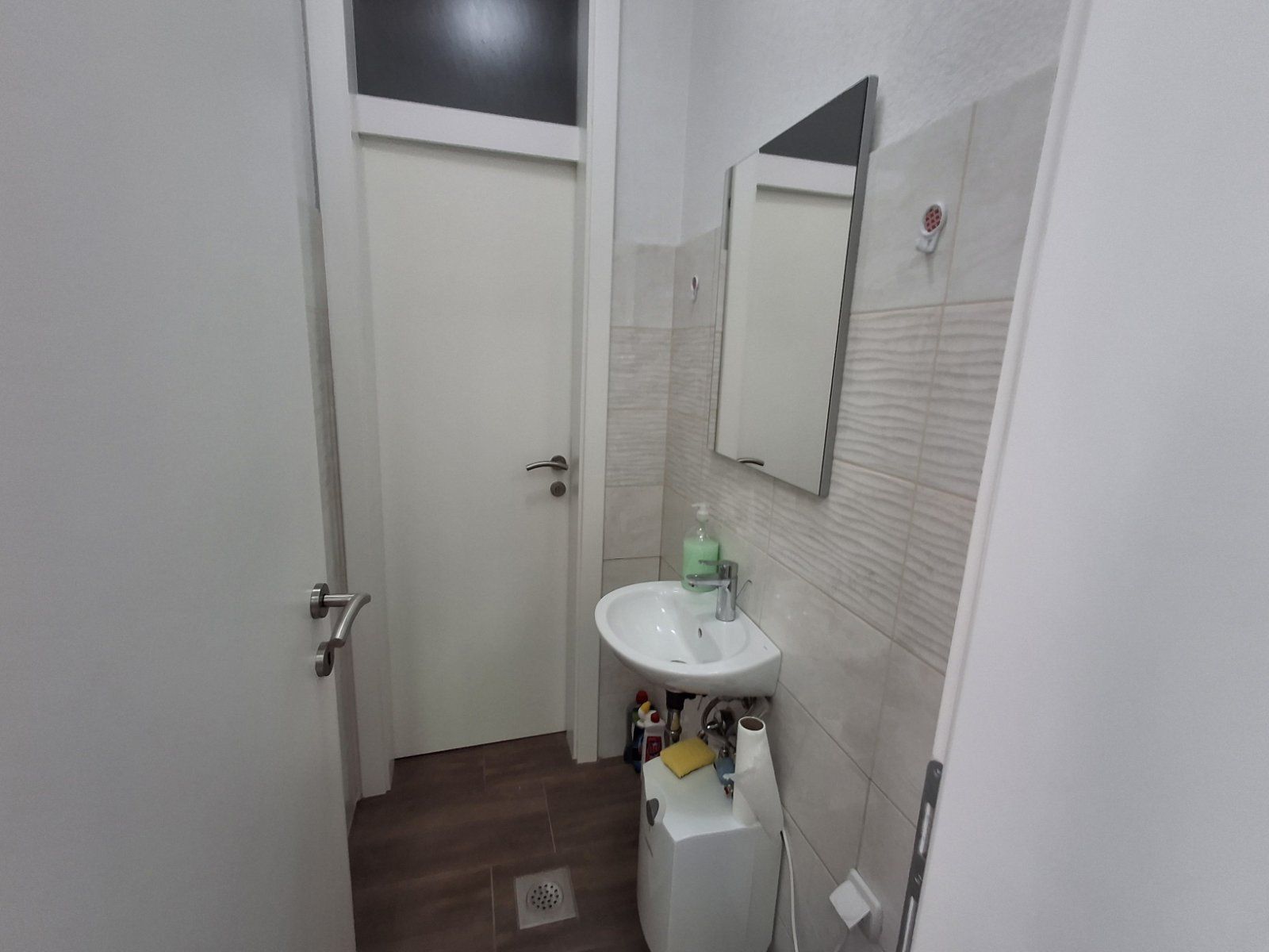 Poslovni prostor na extra lokaciji, 25 KM/m2 najam poslovni prostor Banja Luka - 12