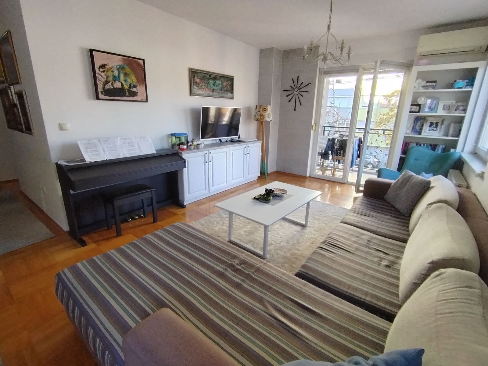 Kao sunca sjaj, trosoban, namješten stan, Nova Varoš